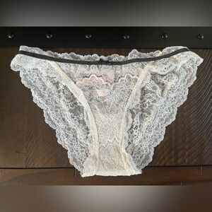 NWT Victorias Secret Dream Angels Cheekini Panty